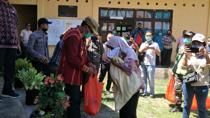 penanganan-covid-19-pemkab-manggarai-akan-bantu-warga-miskin.jpg