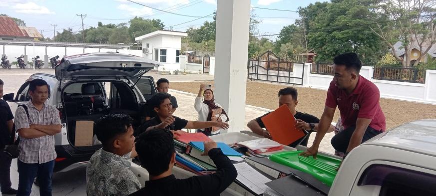 penggeledahan-di-Kantor-KPU-TTU.jpg