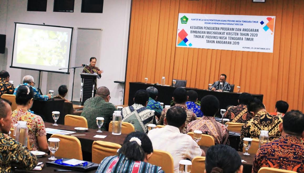 Sarman Ingatkan Pejabat Bimas Kristen NTT Jaga WTP