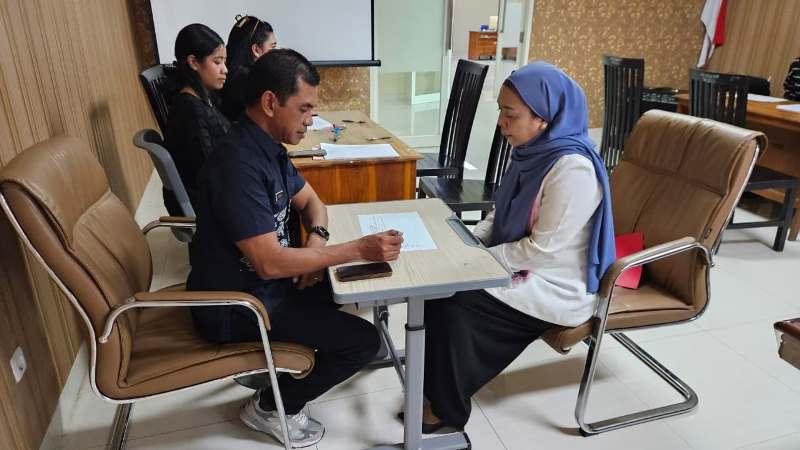 penyidik-kejari-Kota-Kupang-mengambil-keterangan-di-RSUD-SK-Lerik.jpg