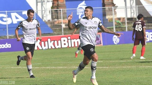 persib-bandung-ciro-alves-euforia-bobotoh-setelah-persib-bandun.jpg