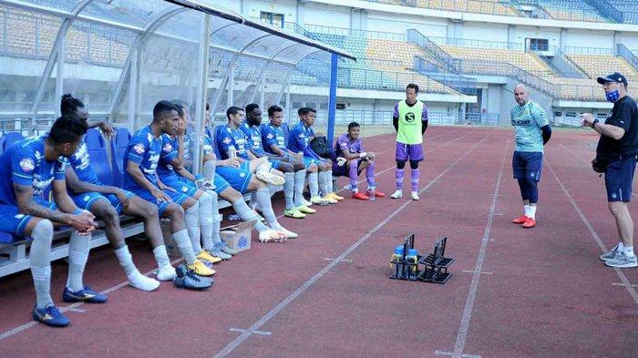 Jaga Mental dan Fisik Pemain, Persib Bandung Kurangi Jadwal Latihan, Ini Persiapan Liga 1 2020,INFO