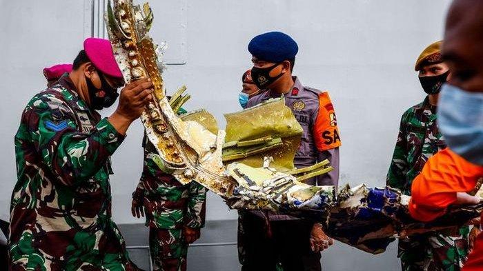 Dugaan Pesawat Sriwijaya SJ 182 Jatuh Menghujam Laut dengan Kecepatan Tinggi, Hancur tak Berbentuk