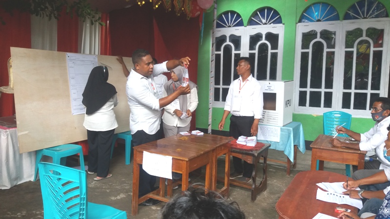 Sahabat Menang di TPS 01 Beirafu, TPS Willy Coblos