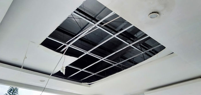 Plafon Kantor DPRD Ngada Jebol