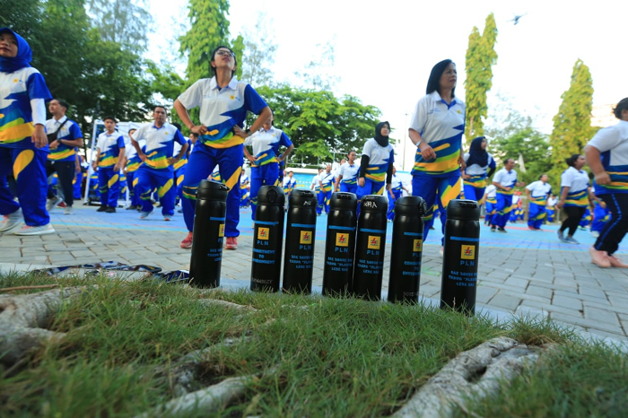 PLN NTT Bentuk Unit Pengolahan Sampah Plastik