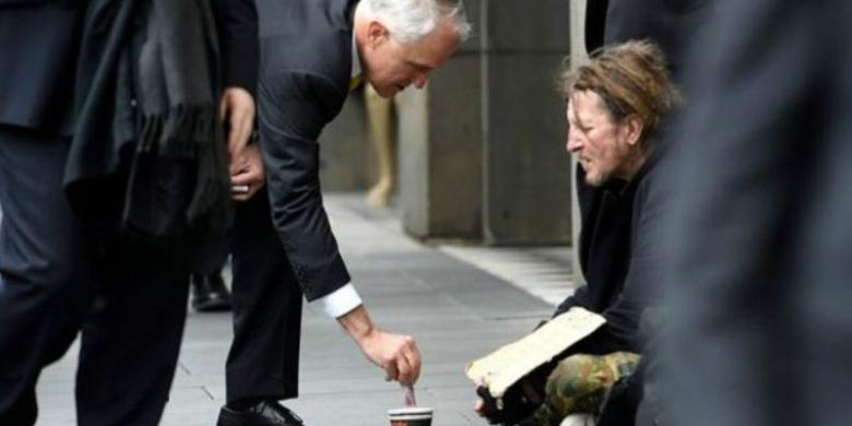 PM Australia Dikritik karena Beri Uang ke Pengemis