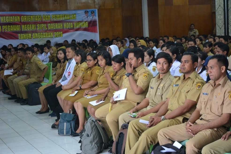 Elvianus Wairata, CPNS Kota Kupang Harus Punya Semangat Melayani dan Etos Kerja yang Tinggi