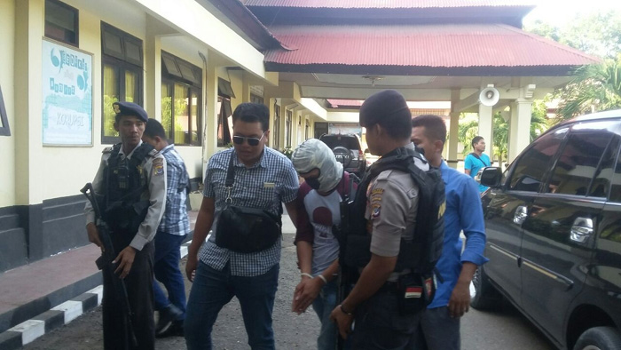 polisi-berhasil-menangkap-att-di-bulukumba_20180322_173104.jpg