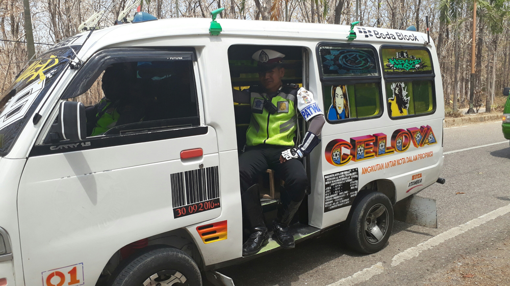 polisi-sopir-angkot_20170920_174800.jpg