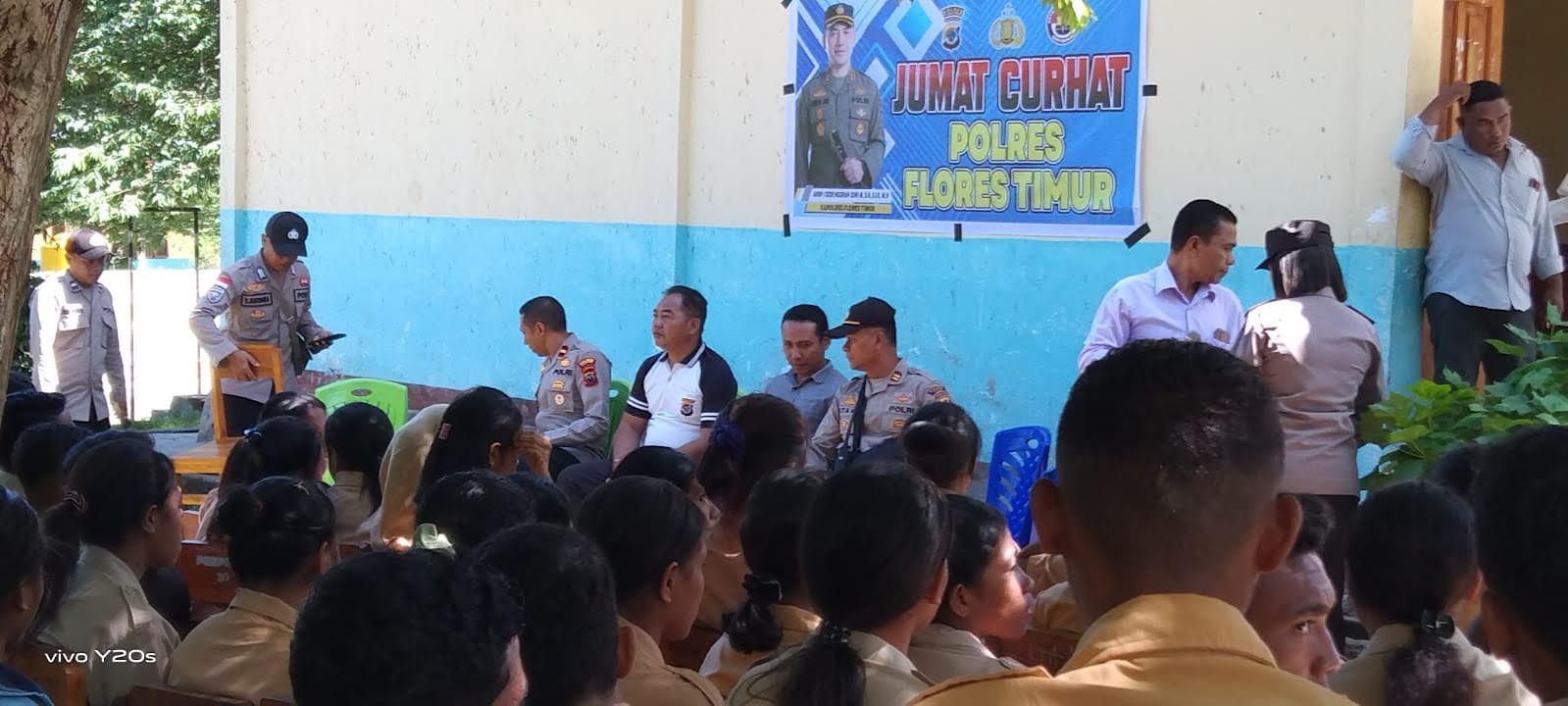 Polres Flores Timur Dengarkan Curhat Guru dan Siswa SMA N Adonara Barat