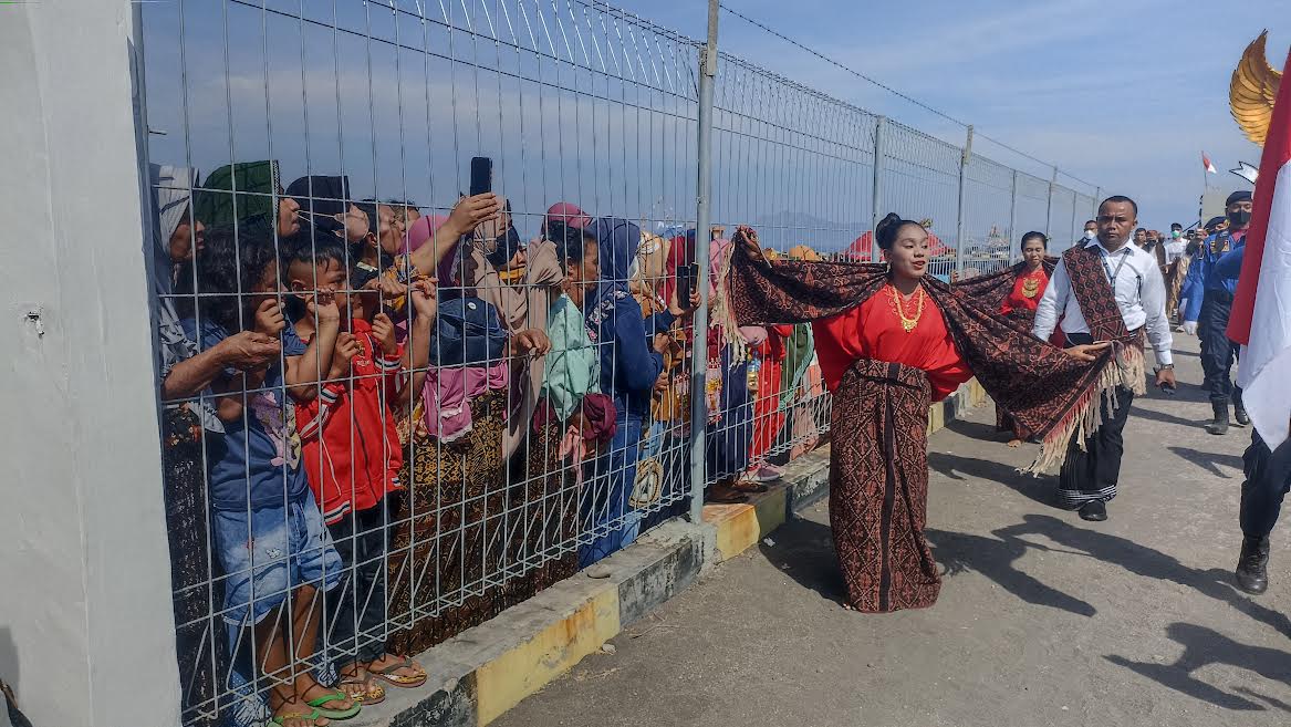 potret-yang-menunjukkan-antusiasme-warga.jpg