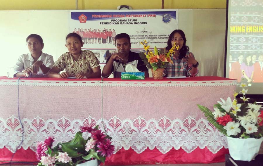 Mahasiswa Prodi Bahasa Inggris IKTL Beri Pelatihan Bahasa Inggris Buat Warga Desa