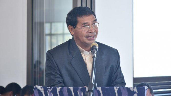 prof-yohanes-servatius-lon-harap-pos-kupang-makin-akurat-beritanya.jpg