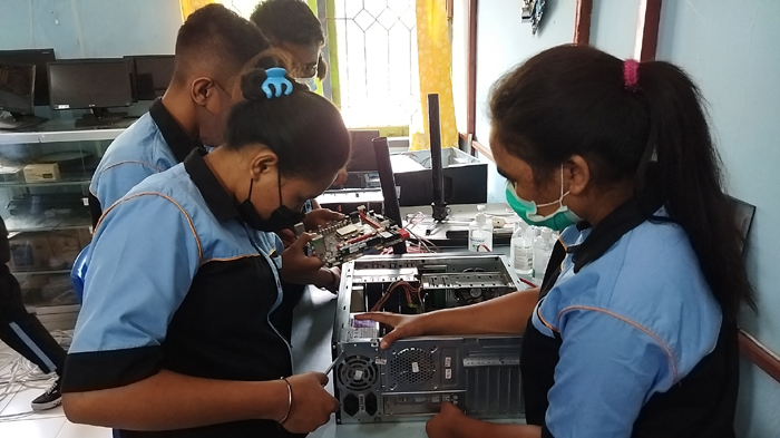 Program Link and Match Efektif di SMK Kusuma dan SMK St Yosef Nenuk