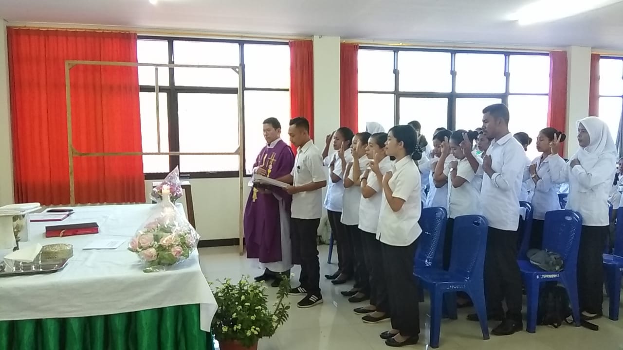 Sebelum Praktek Lapangan, Mahasiswa Program Profesi Ners Ikrar Janji Kepaniteraan