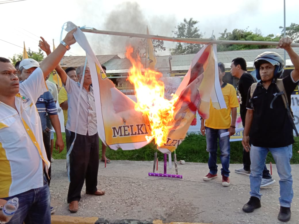 BREAKINGNEWS: Golkar di Sumba Timur Tolak Pemberhentian Gidion dan Robert Riwu