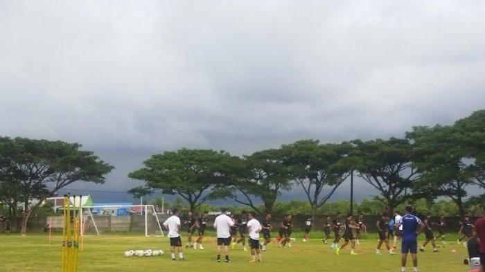 ps-makassar-suasana-latihan-psm-makassar.jpg
