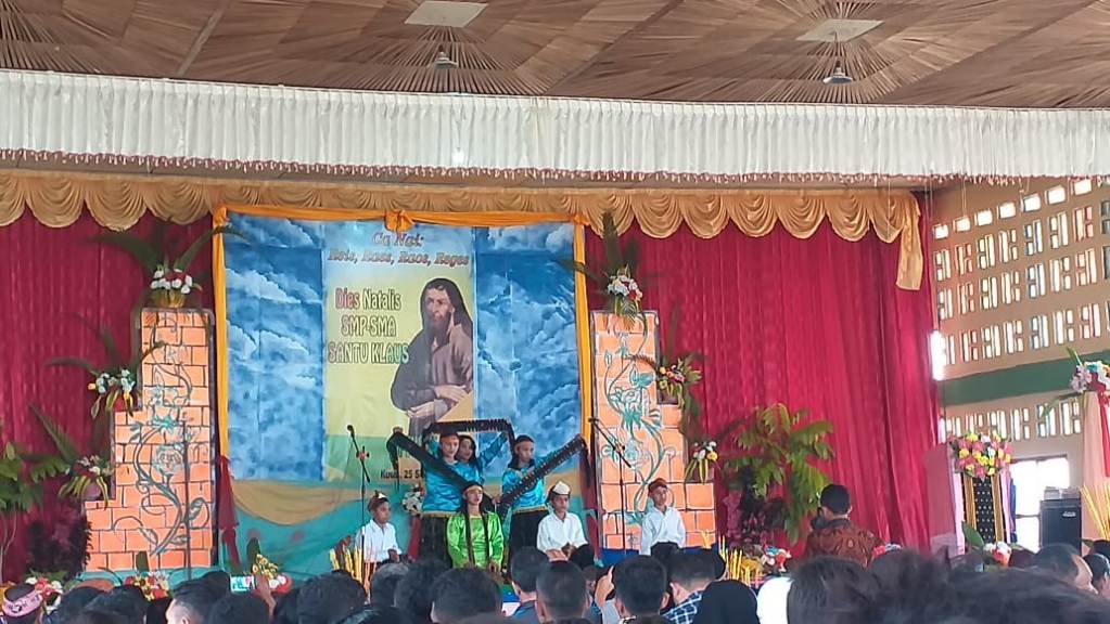 Puluhan Alumni Hadiri HUT St. Klaus Kuwu di Ruteng, Ini Yang Dilakukan!