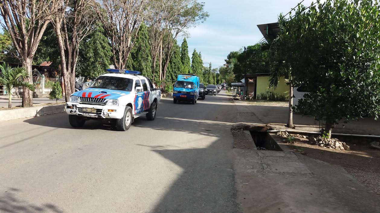 Pengurus Puskopdit Bekatigade Timor Konvoi Keliling Kota Atambua