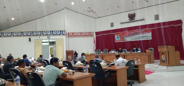DPRD Sumba Timur Gelar Rapat Dengar Pendapat Soal Pegawai Tidak Tetap