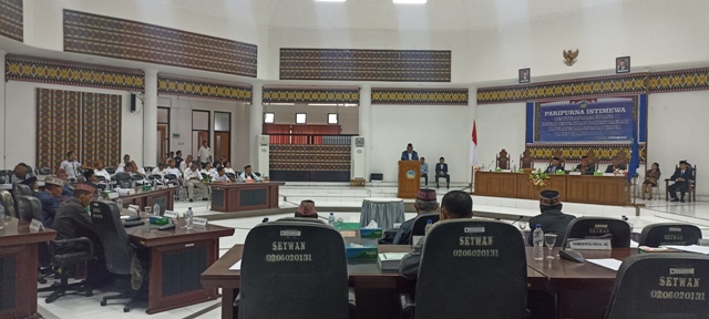 rapat-paripurna-dprd-manggarai-timur.jpg