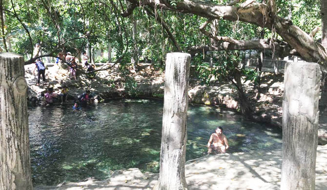 Ratusan Pengunjung Padati Kawasan Wisata Air Panas Mengeruda di Soa