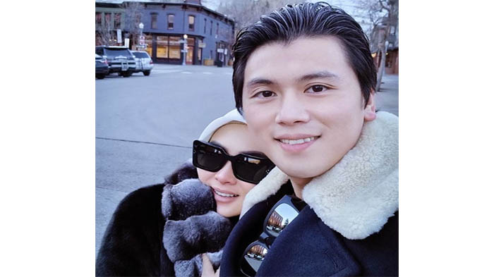 Syahrini dan Reino Barack Sudah di Hawai, Inces Tetap Cetar Diantara Wuisatawan Lain Berbikini