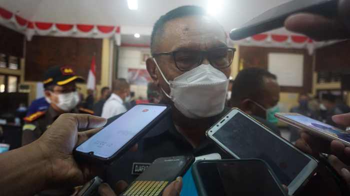respon-bupati-djafar-usai-erik-rede-menang-pemilihan-wakil-bupati-ende.jpg