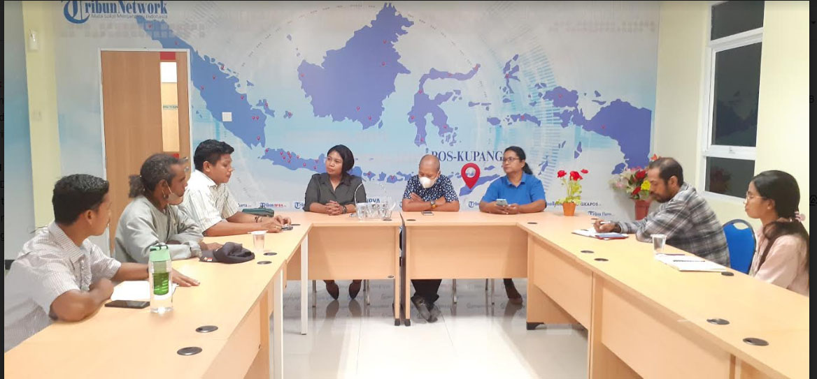 Peringati Hari Lingkungan Hidup Sedunia, Walhi NTT Roadshow ke Kantor Pos Kupang