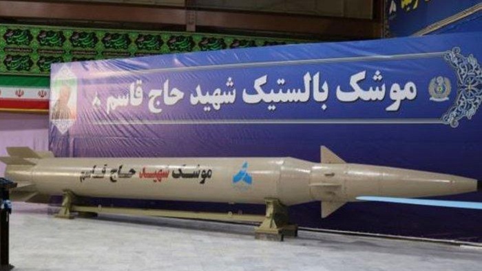 Tak Gubris Peringatan Amerika Serikat, Iran Justru Unjuk Gigi, Pamerkan Dua Rudal Terbarunya