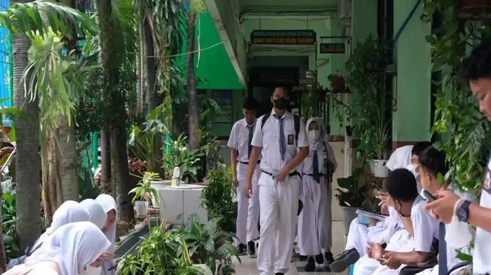 Soal Ujian Sekolah dan Kunci Jawaban Bahasa Inggris Kelas 11 SMA/MA Halaman 83-85 Activity 3