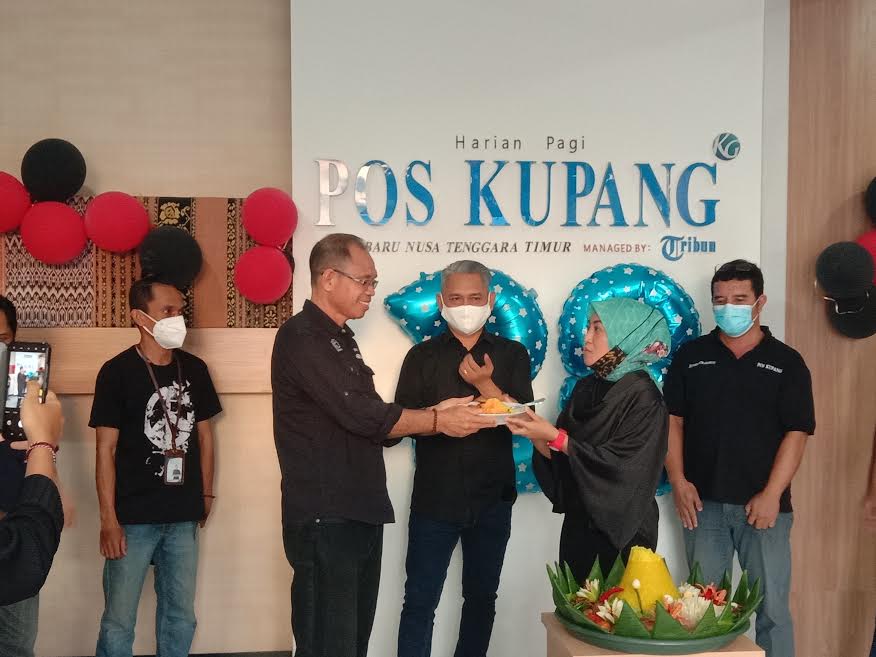 Intip Yuk, Keseruan Karyawan Saat Merayakan Ulang Tahun Pos Kupang ke 28