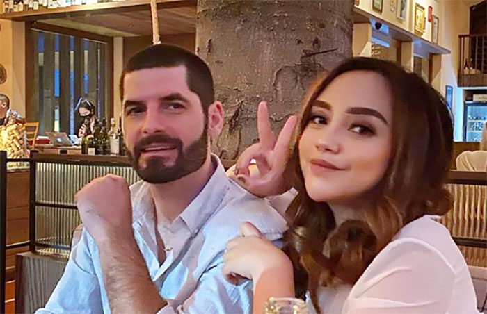 Salmafina Sunan Pose dengan Pria Bule, Natizen Ungakap Semoga Sampai Altar Gereja Jadi Sorotan