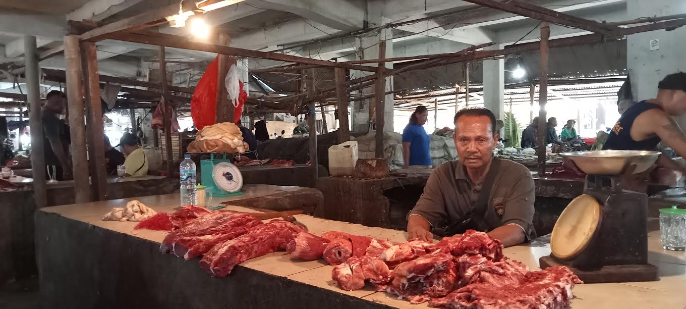 sam-salah-satu-penjual-yang-daging-sapinya-dibeli-menteri-perdagangan.jpg