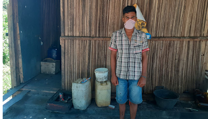 Sandro, Tetap Bekerja Demi Kebutuhan Sekolah Ditengah Maraknya Pandemi Covid-19