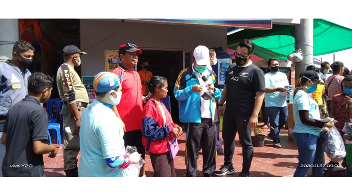 Satgas Covid-19 BUMN Gandeng Forkompimda Kabupaten TTS Bagi-bagi Masker