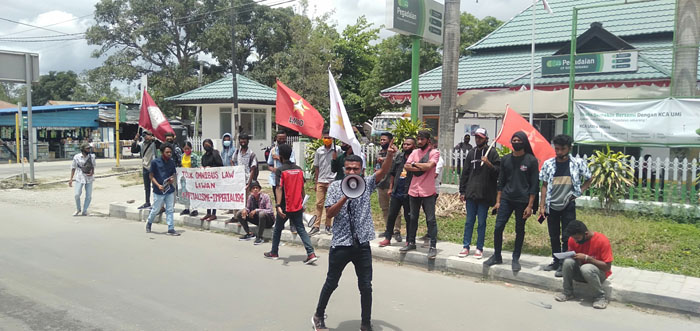 Sejumlah Organisasi Mahasiswa di TTU Demo Tolak UU Omnibus Law