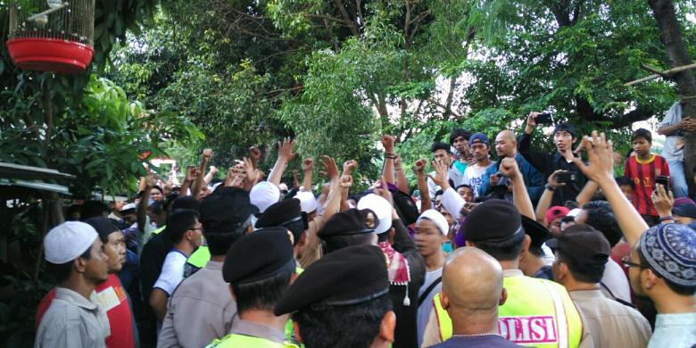 Tim Hukum Ahok-Djarot Minta Ketegasan Polisi Saat Simpatisan Dipukul