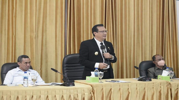sembilan-bulan-bupati-agus-taolin-tunjukan-kemajuan-besar-di-kesehatan.jpg