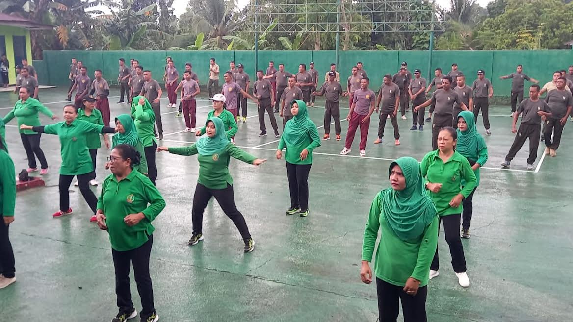 senam-kesegaran-jasmani-atau-skj-88-bertempat-di-lapangan-apel-makodim.jpg