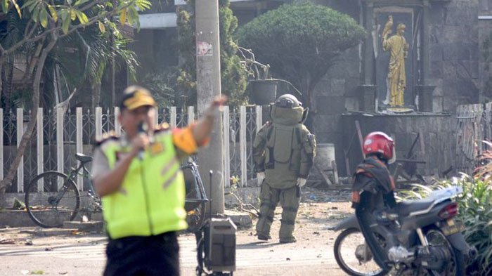 Bocah Pelaku Bom Bunuh Diri Ini Terlempar Setinggi 3 Meter Tapi Tetap Hidup Karena Hal Ini