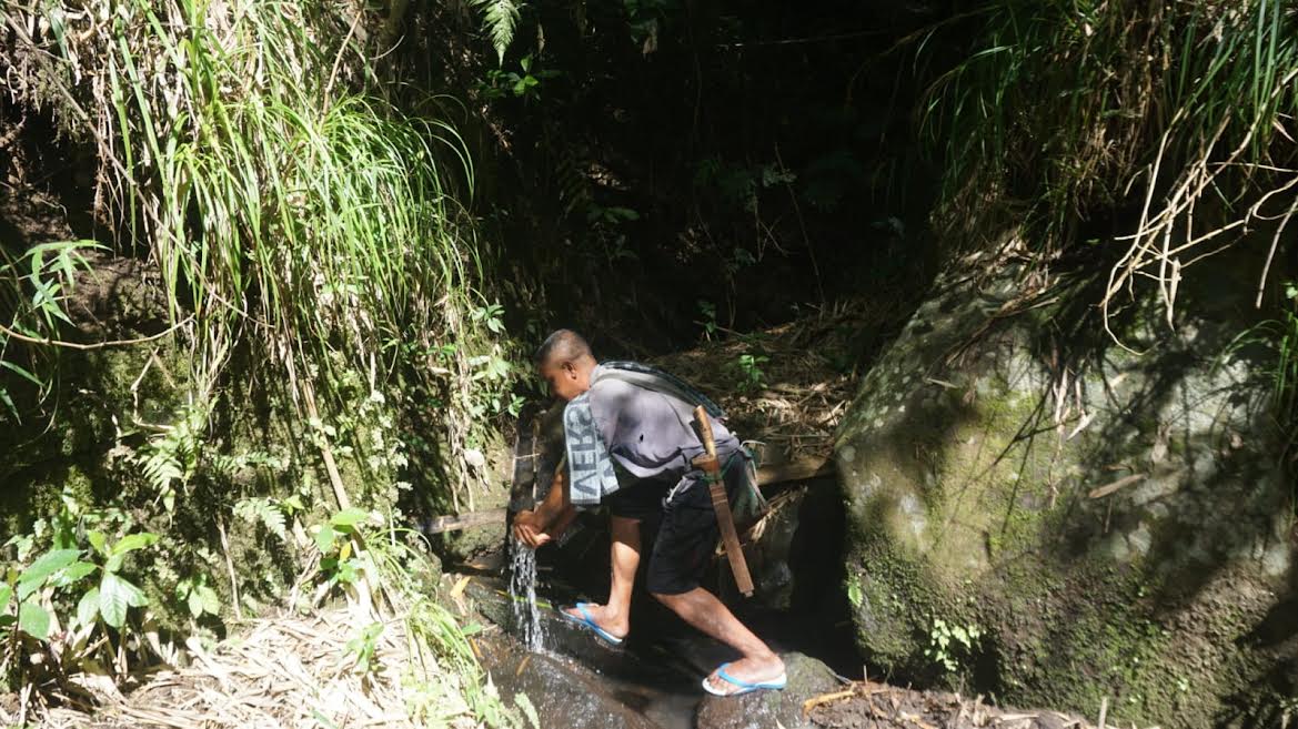 Marten Geram Sampah di Jembatan Mangulewa I Ngada Cemari Mata Air Wae Gobo