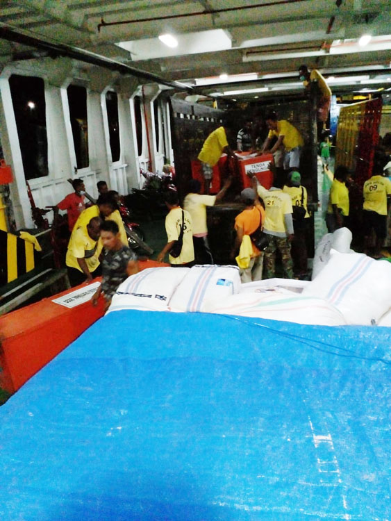 Setiap Hari, Armada Ferry ASDP Angkut Logistik ke Beberapa Kabupaten Terdampak Seroja