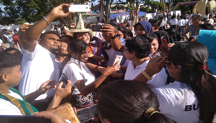 Kak Seto Jadi Rebutan Ribuan Masyarakat di Arena CFD Kupang NTT