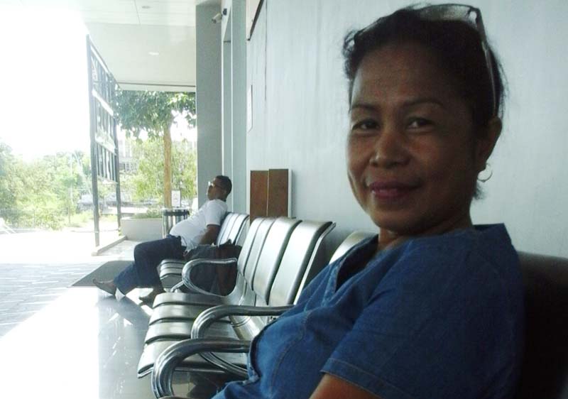 Perempuan Ini Sedih, Tak Bisa Bayar Biaya Operasi Adiknya Sebesar Rp 10 Juta