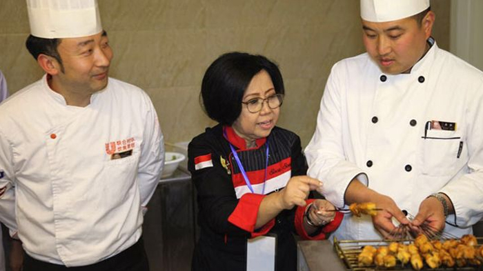 Bu Sisca Gantung Panci, Netizen: Terima Kasih Ilmu Masak-masaknya