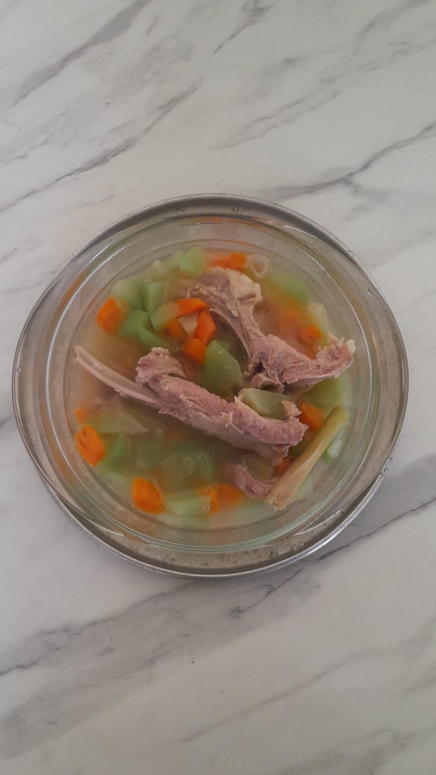 Kuliner NTT  Makan Sop Tulang Rusuk Daging Babi Kupang Mix Wortel Kentang Tapi Inga Rajin Pi Gereja