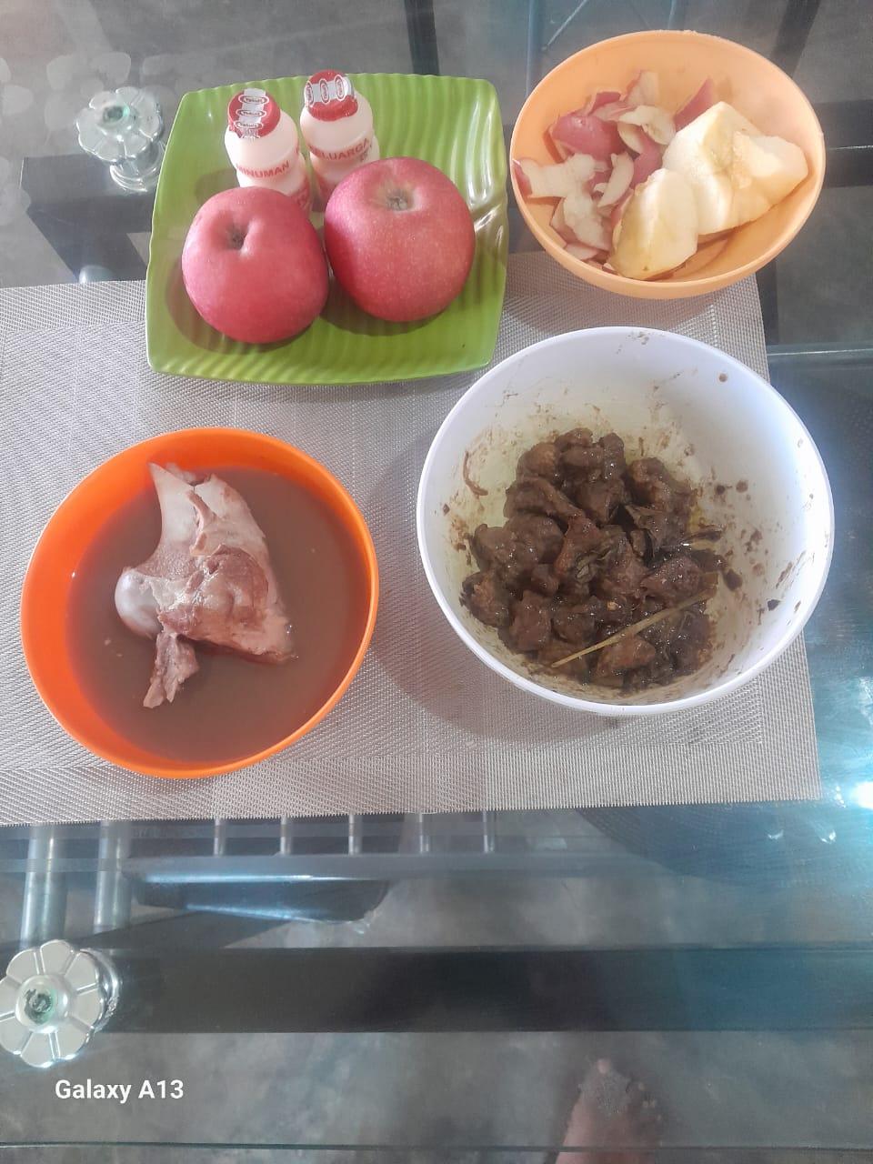 Kuliner NTT Sop Brenibon vs Daging Babi Cim Teman Setia Sehidup Semati di Meja Makanala Ferry Ndoen