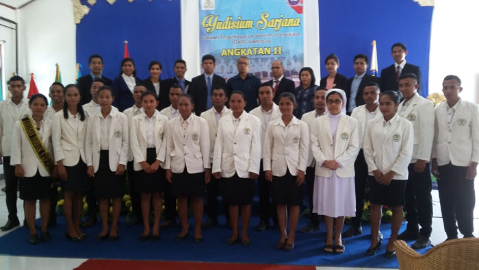 STKIP Weetabula, Sumba Barat Daya Yudisium 115 Orang Sarjana